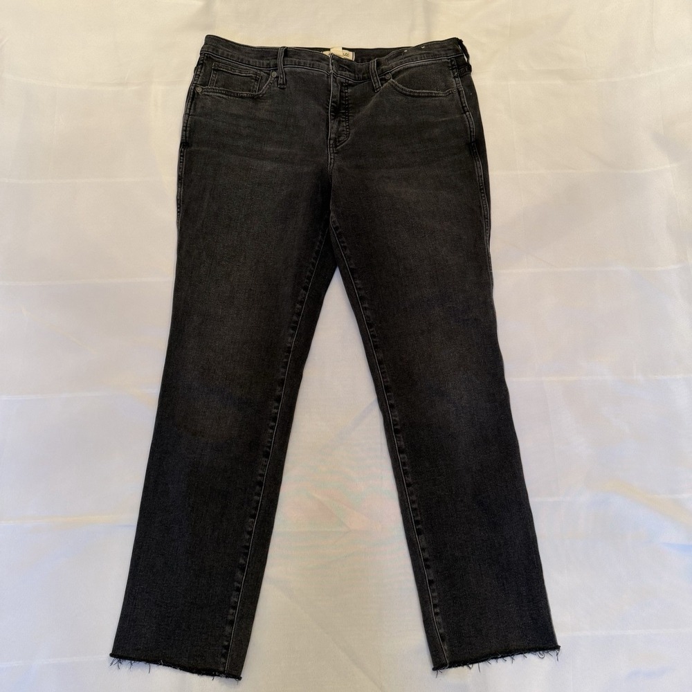 Madewell Mid Rise Stovepipe Faded Black Straight Stretch Jeans Womens 32 Raw Hem